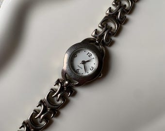 Early 2000s Boho Dainty Vintage Silver Tone Ladies Quartz Watch, w/ Patterned Link Band & New Battery!