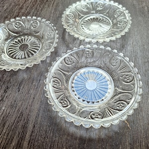 Glass dessert bowls x3, classic, fine dining, vintage, quality glassware.