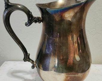 WM Rogers Vintage 9 inch Silver Plated Water Pitcher with Ice Guard