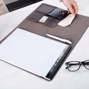 PERSONALIZED Leather Padfolio, Monogrammed Distressed Leather Portfolio, Refillable Portfolio, Office Gifts, Custom Business Portfolio