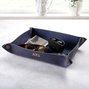 Men&#39;s Dresser Organizer, Monogrammed Leather Tray, Custom Catch All Tray, Valet Tray, Leather Coin Tray, Father&#39;s Day Gift, Gift for Him