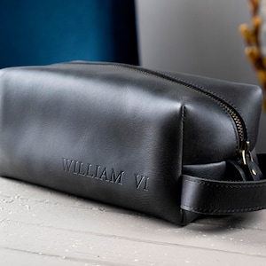 Leather Dopp Kit Personalized, Leather Toiletry Bag Men, Custom Toiletry Bag, Groomsmen Gift, Boyfriend Valentines Gift Ideas, Gift for Him Black