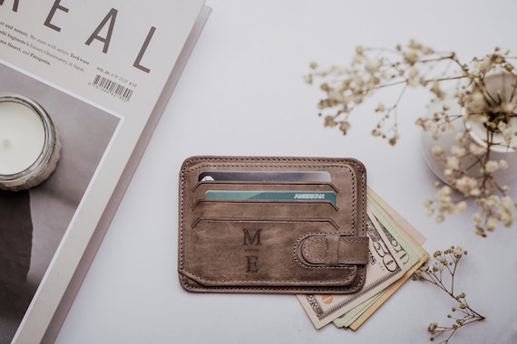 3 Best Personalized Leather Wallets & Scorecard Holders for Men in 2026