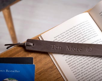 Leather Bookmark, Personalized Bookmark, Custom Bookmark, Gift for Readers, Reading Tracker, Anniversary Gift for Her, Gift for Mom