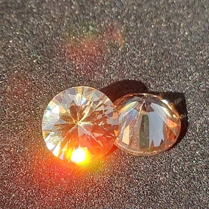 Cubic Zirconia Round Shape Faceted  Cut  CZ Diamond Gemstone Size = 10mm Golden Colour  Loose Cubic Zirconia Round  Diamond Cut Jewelry Her