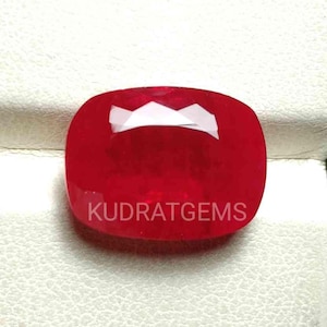 Labbtillverkad Rubinkorund | Duvblodsröd lång kuddslipad lös sten (5 x 4 mm till 16 x 22 mm)