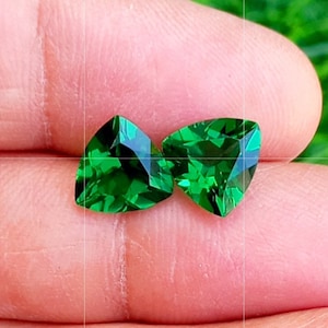 Emerald Gemstone Loose Trillion Cut Pair Faceted Ring Pendant Earrings Studs Necklace Jewelry Making Gift For Her 5mm to 50mm Synthetic Gems