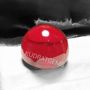 In het lab gemaakte robijn cabochon – bloedrode duif, ronde losse edelsteen (5-15 mm)
