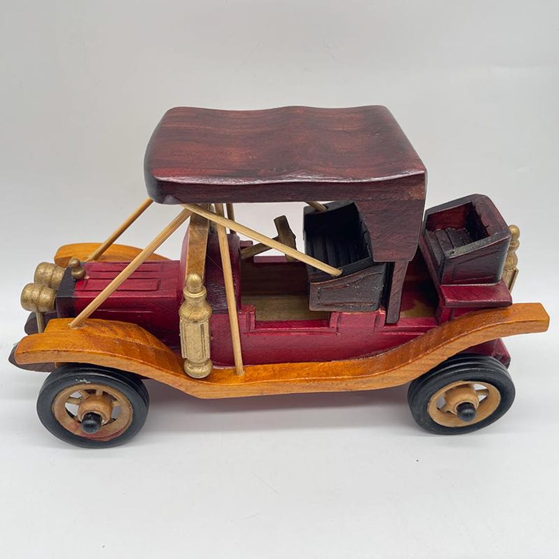 Mokshith Metal Antique Vintage Car Model Home Décor Handmade