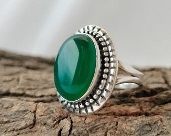 Sterling Silver Raw Emerald Ring: Oval Gemstone