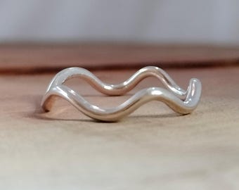 Sterling Silver Wavy Ring – Minimalist Thumb Ring, Handmade