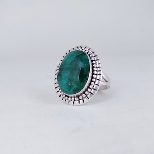 Handmade Sterling Silver Emerald Ring: Healing Green Gemstone
