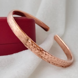 Handmade Hammered Copper Bracelet: Pure Copper, Adjustable Bangle