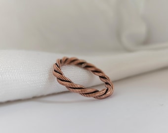 Handmade Copper Wire Ring: Minimalist Flower Design