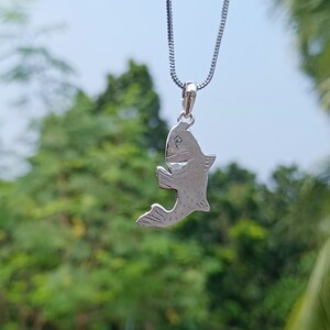Silver Fish Pendant with Rose Quartz: Vintage Charm Necklace