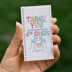 Ende des Jahres Klassenkamerad Geschenkanhänger zum Ausdrucken, Letzter Tag der 4.Klasse Anhänger, Ende des Schuljahres Lehrer Geschenkanhänger, Grad 4 Freunde Sommerpause Anhänger