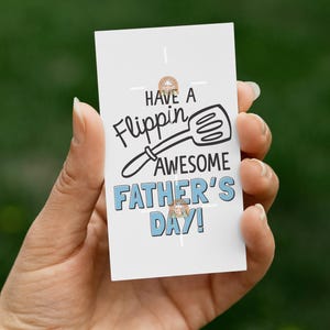 Etykieta Flippin Fathers Day, Tag Dad do wydrukowania, Zabawna etykieta na prezent na Dzień Ojca do zapalniczek do grilla, Etykieta na ciasteczka BBQ Fathers Day, Grilling Fathers Day