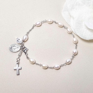 Bracciale rosario di perle, regalo per la prima comunione, rosario da polso con una decina di perle, rosario per il giorno delle nozze, ciondolo con la Vergine Maria e la croce, personalizzato