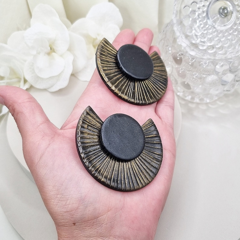 Eadie Oversized Stud