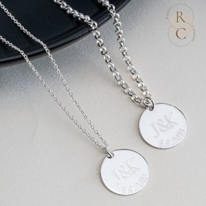 Collares con iniciales para parejas - Collares grabados en plata de ley 925 - Collares personalizados para parejas - Regalo de San Valentín - Regalo de aniversario