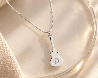 Gitarrhalsband, smycken i sterlingsilver, personligt initialhänge