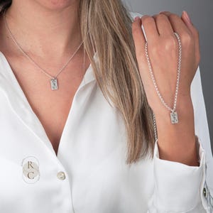 Juego de collares para parejas con 2 iniciales grabadas - Joyas para parejas en plata de ley - Colgantes a juego para marido y mujer - Collar de regalo para parejas