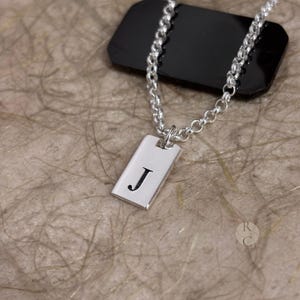 Collar con inicial personalizado para hombre - Colgante de letra personalizado en plata de ley 925 - Joyería con inicial grabada - Regalo personalizado para él