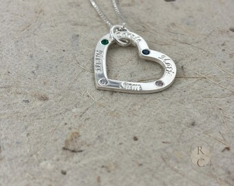 Collana a forma di cuore in argento sterling: ciondolo con nomi incisi e pietre portafortuna - Italia