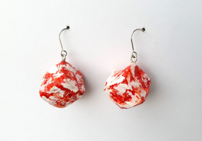 Pendientes de verano azul índigo, pendientes de papel reciclado hechos a mano gruesos y originales, pendientes ligeros boho, regalo único sostenible para ella Rojo