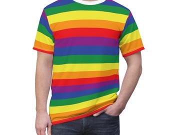 Camiseta unissex com estampa total da bandeira do orgulho LGBTQIA+ (AOP)