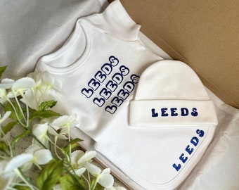 Leeds New Born Gift Set Baby Grow Bib Beanie Hat available as a set or separately for Baby Shower Christening Gift Size 0-3 months