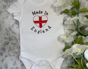 Made In England Baby Grow - St George Cross Bodysuit & Bib Gift Set with FREE Delivery