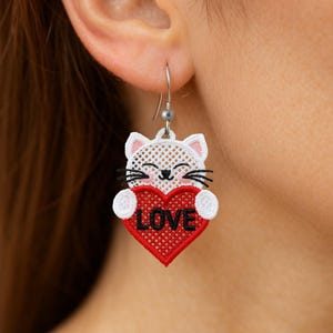 FSL Alla hjärtans dag kattörhängen maskinbroderidesign FSL valentinörhängen FSL valentinsdagsörhängen FSL valentinsdags hjärtörhängen broderidesignfil bild 1