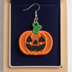 FSL Earrings. Machine Embroidery Designs. Jack-O-Lantern Lace Earrings – Halloween Design. 4x4 Hoop. Instant Download. PES and Other Formats
