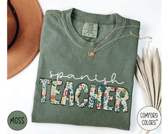 Spanish Teacher Gift, Comfort Colors® Spanish Teacher Shirt, Maestra Shirt, Maestra Bilingue Shirt, Bilingual Teacher TShirt, Maestra Gift