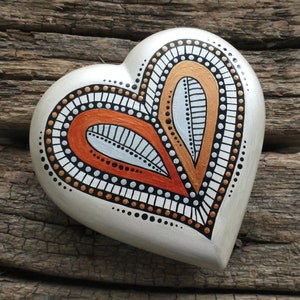 Hand Painted Heart Stone - Rock - Hand Made - Metallic - Shiny - Perfect Gift - Birthday - Mothers Day - Friend - Love - Wedding - Memorial