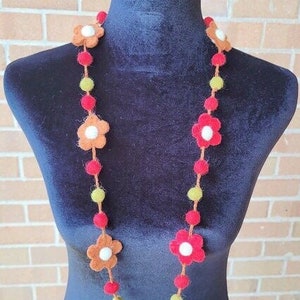 Enchanting Elegance: Handcrafted Merino Wool Necklace Floral pattern, Knitted Necklace. Best gift for Mother.