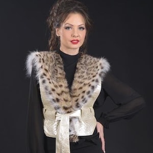 Italienische Luchs Pelz Kurzweste mit Python Leder Gürtel - Luxuriöse Statement Oberbekleidung