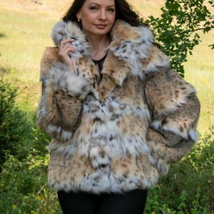 Horizontal Lynx Fur Jacket with Hood – Modern Luxury Winter Coat