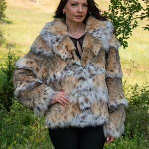 Horizontal Lynx Fur Jacket with Hood – Modern Luxury Winter Coat