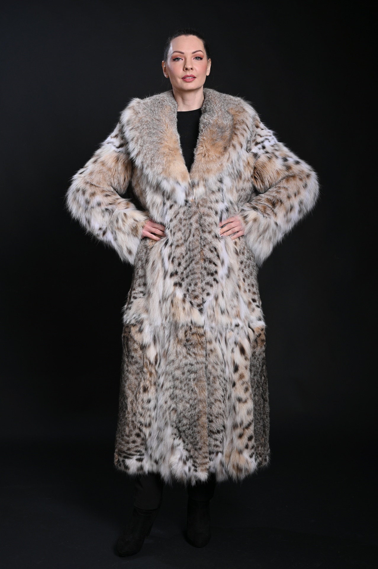 The fur collar in plush faux lynx main image 1