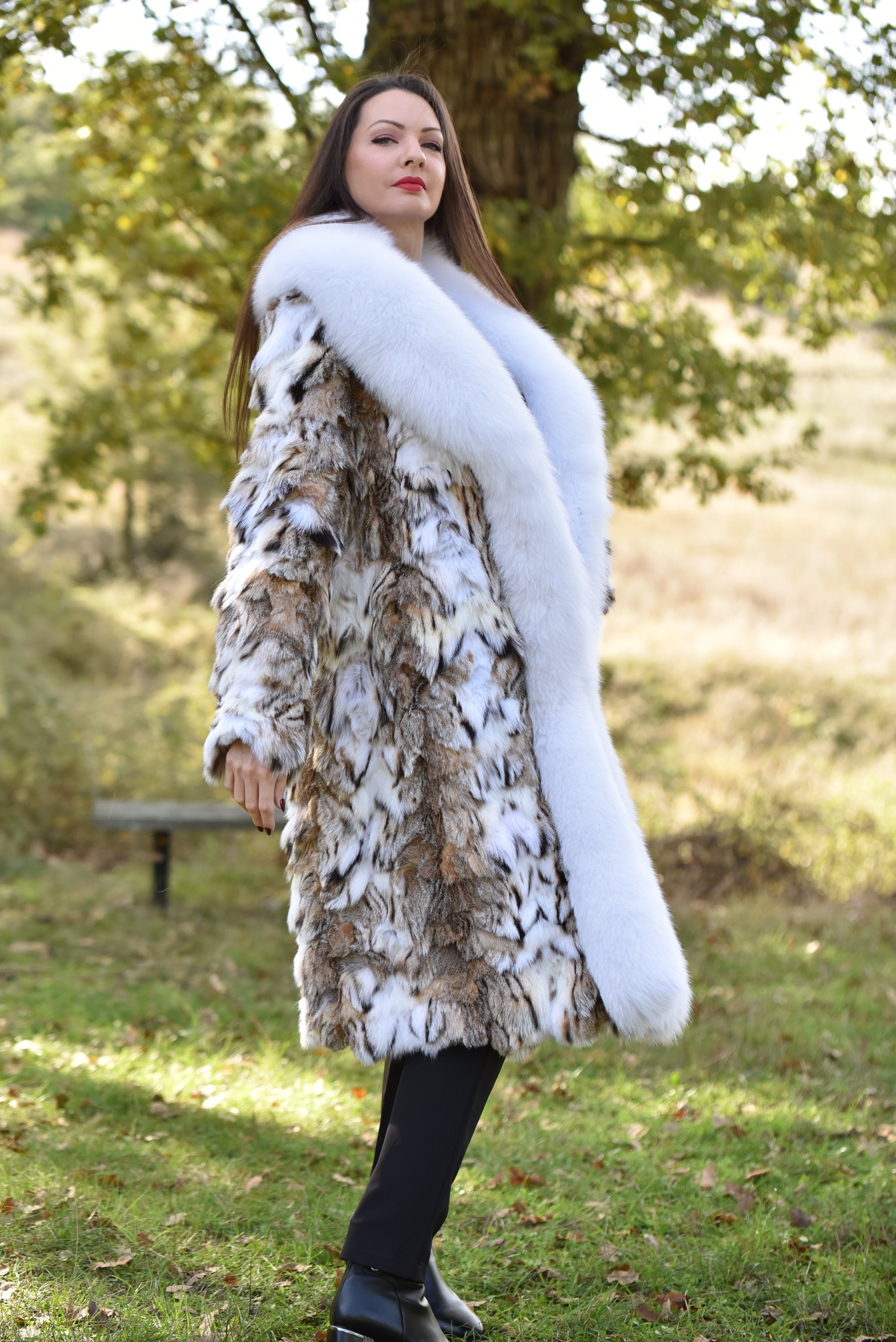 Lynx Fur Coat – White Fox Collar – Handmade Luxury Winter Coat for