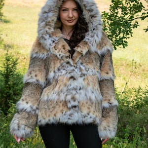 Horizontal Lynx Fur Jacket with Hood – Modern Luxury Winter Coat