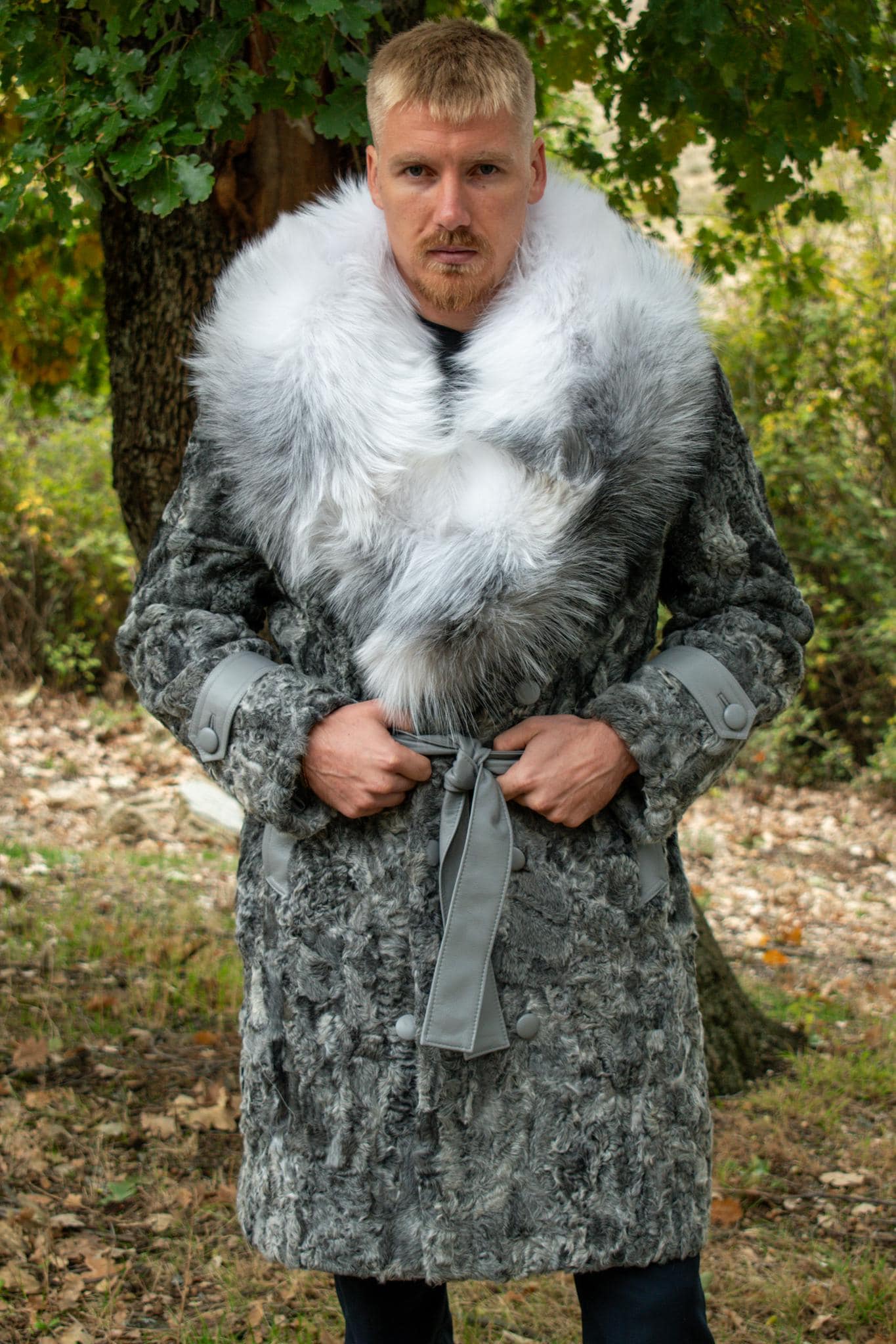 シソンヌじろうさん　クルックー　フーディ　グレー Swakara Light Grey Fur Semi Coat With Platinum Fox SAGA With