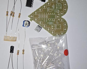 Kit de soldadura electrónica con forma de corazón que se desvanece y parpadea con instrucciones completas en inglés