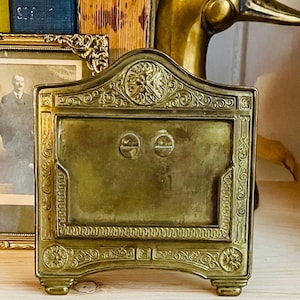 Porte-cartes de visite antique Jennings Brothers en laiton - Accessoire de bureau Art nouveau orné - Dinanderie américaine de collection