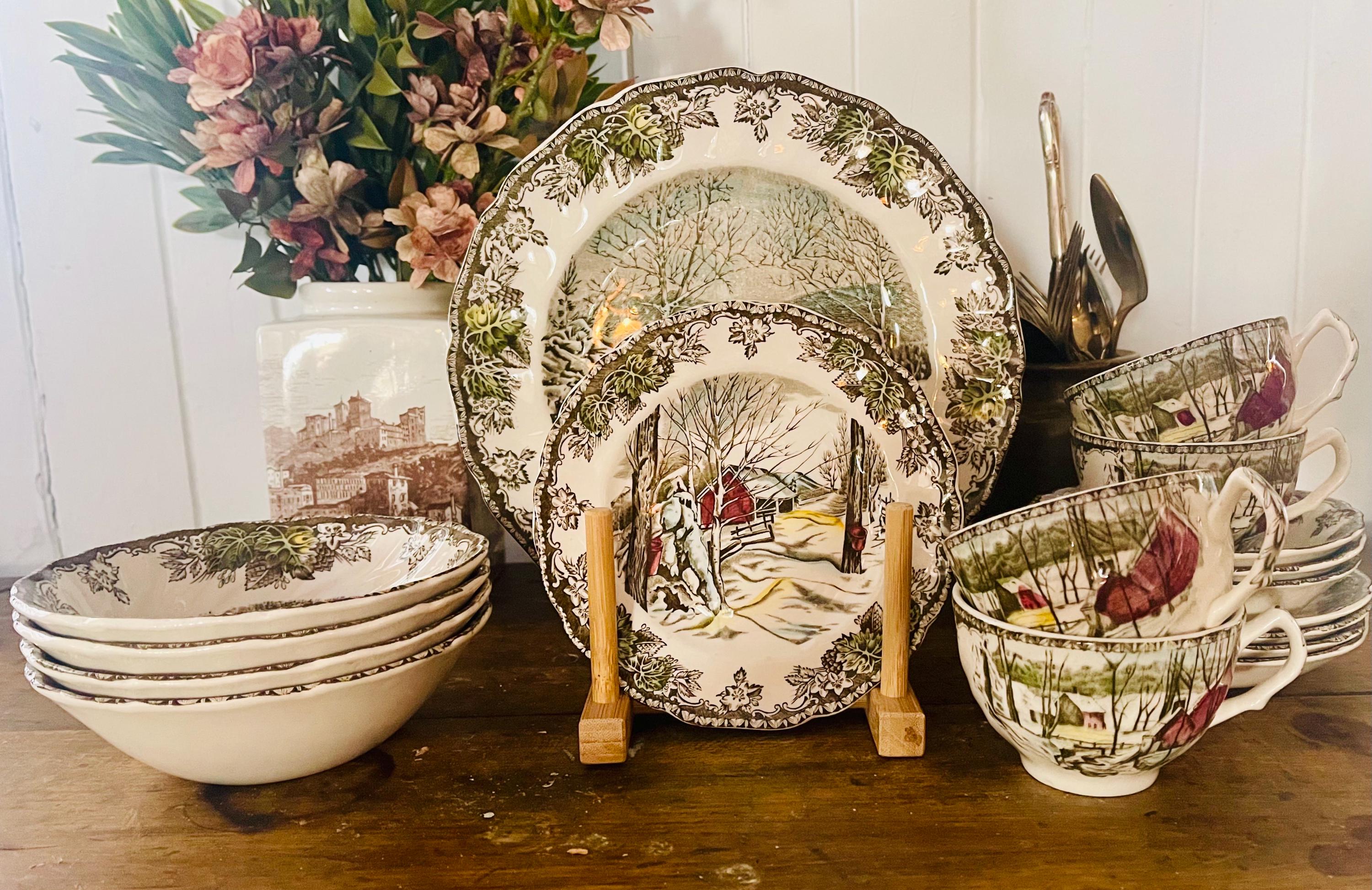Vintage Johnson Brothers 'friendly Village' 30-piece Dinnerware