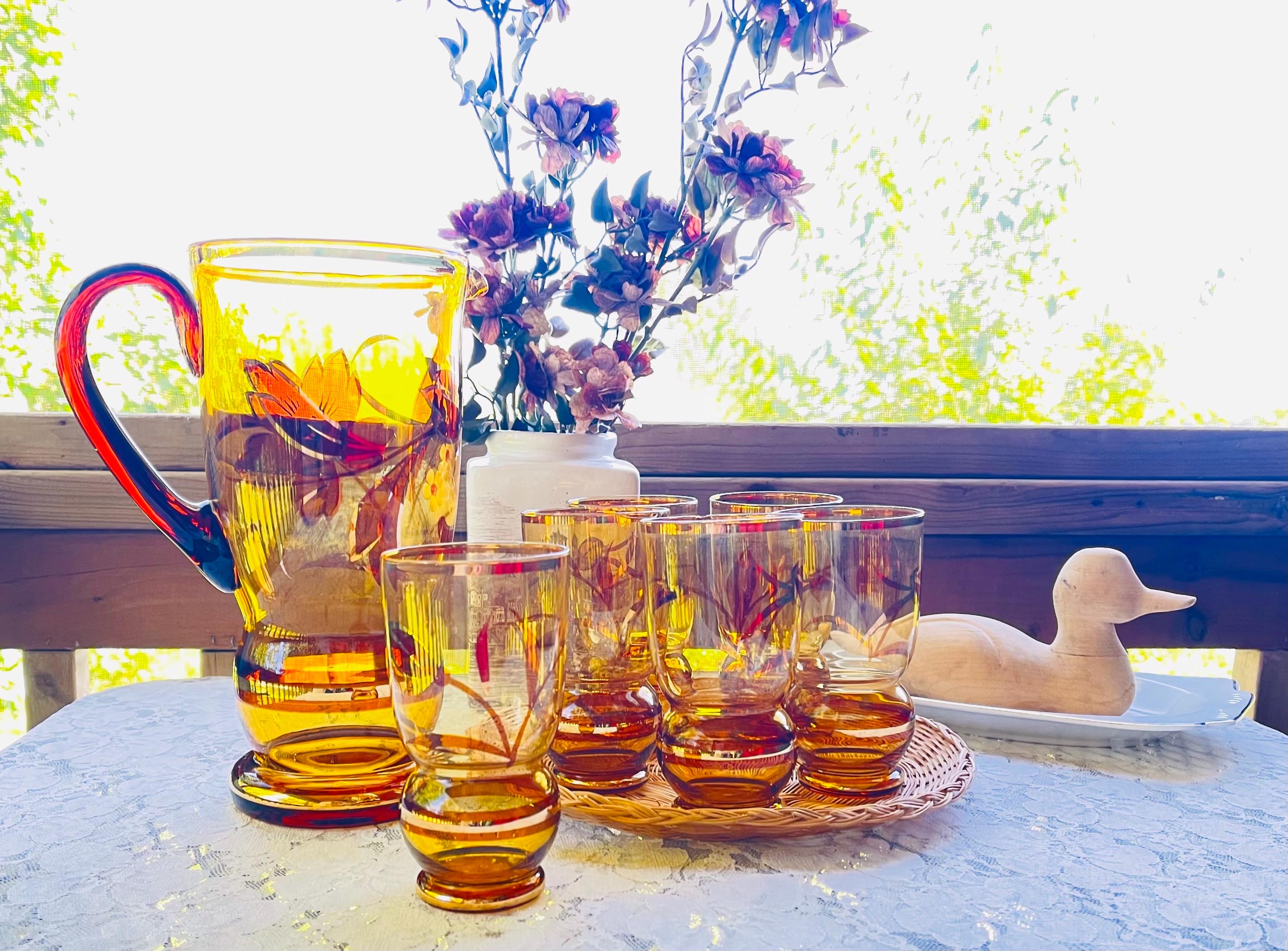 Retro Amber Glass Pitcher Set: Mid-century Brown & Gold Floral