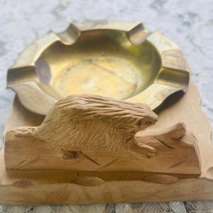 Vintage rustic ashtray, hand carved wood Canadian beaver, with brass ashtray. Rustic hunting cabin decor!
