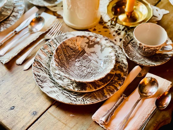 4 or 6 Guests Vintage Myott Royal Mail Dinnerware Set English